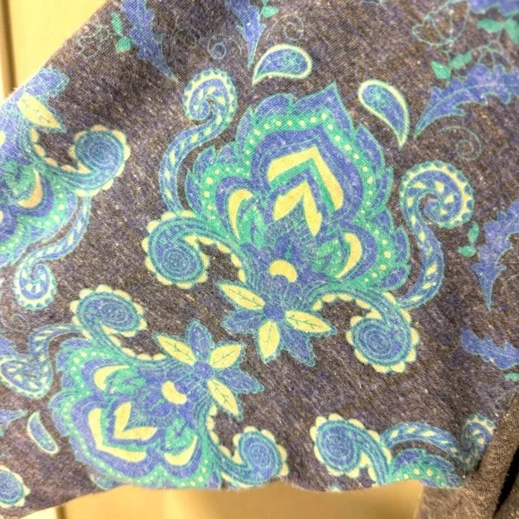 Lularoe Randy tee - Picture 5 of 6